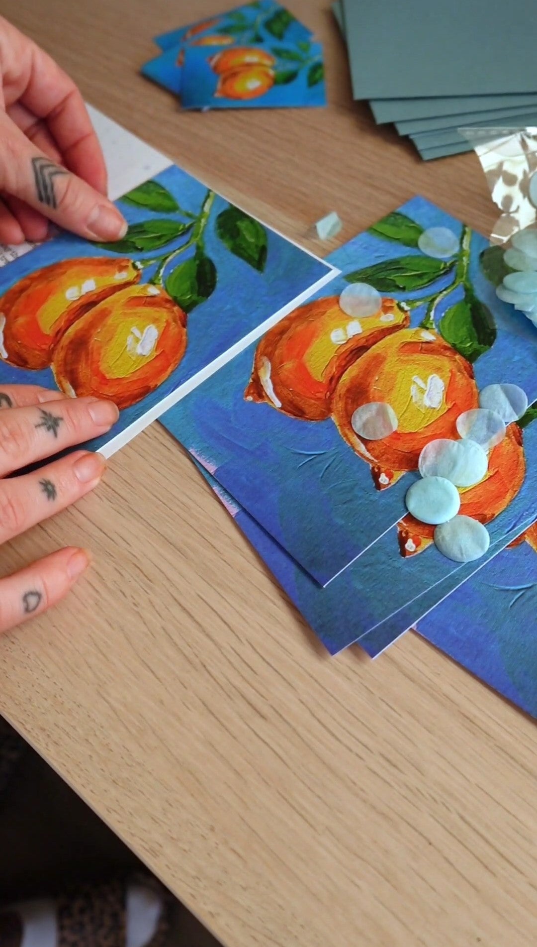 Confetti Klúbburinn - Mánaðarleg Póstkorta Áskrift